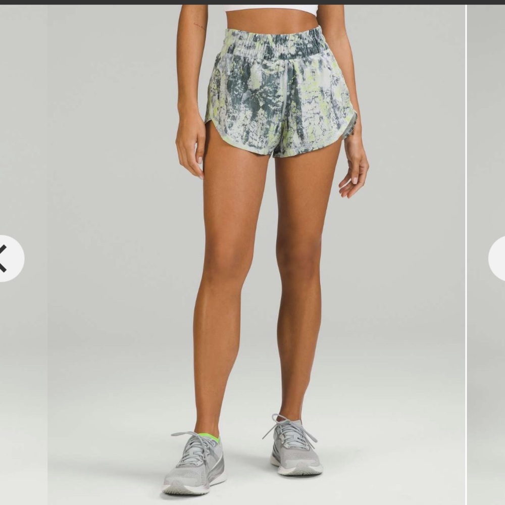 Lululemon Track That High-Rise Lined Short 3"
Cinder Grain Smoked Spruce Multi